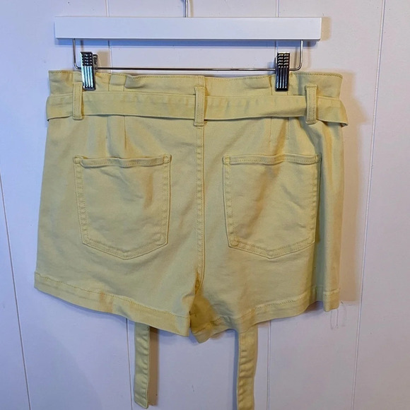 No Boundaries Yellow Tie Shorts - Picture 2 of 4